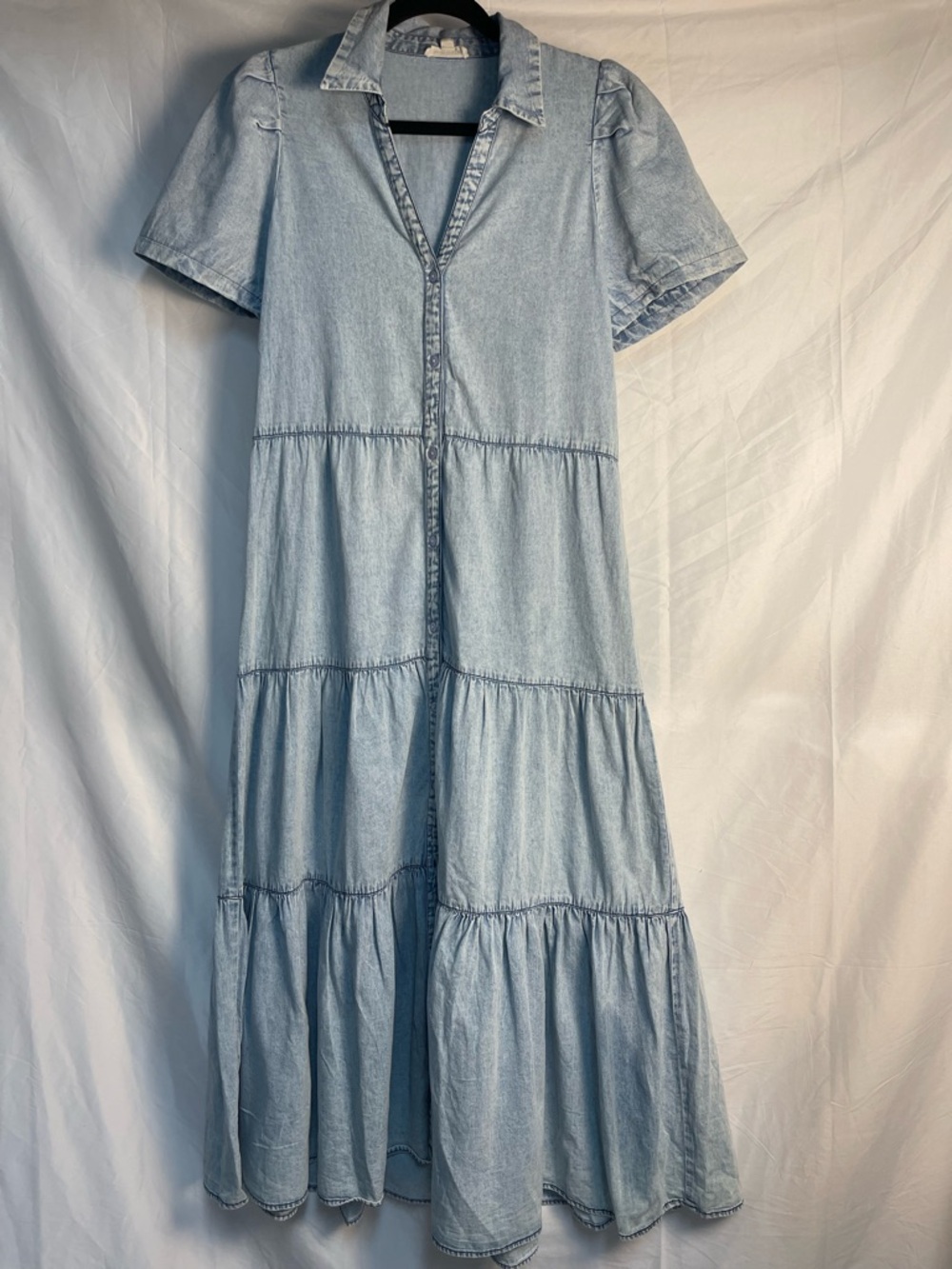 Elan Chambray Tiered Button Front Midi Dress